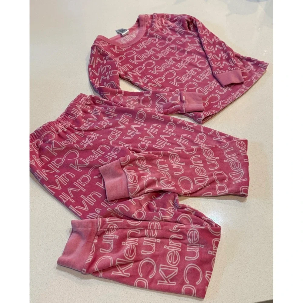 Calvin Klein Kids Girls Pink Velvet All‎ Over Logo Pajama Set Size 6 Cozy Soft
